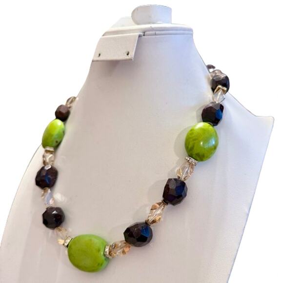 Chunky Green Stone & Faceted Beaded Statement Necklace - Picture 4 of 10